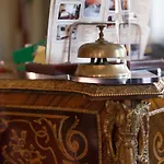 Siros Hotel 2*