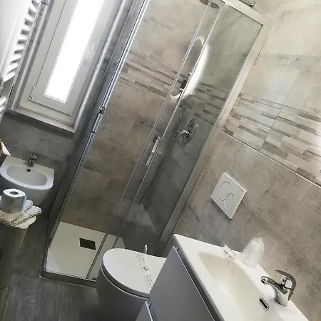 Siros Hotel 2*