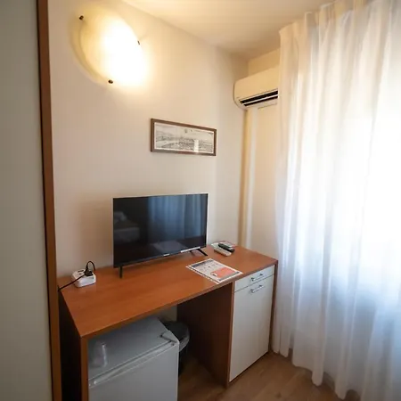Siros Hotel