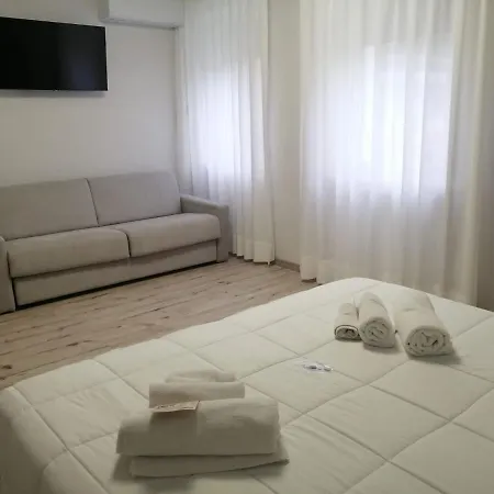Hotel Siros 2*