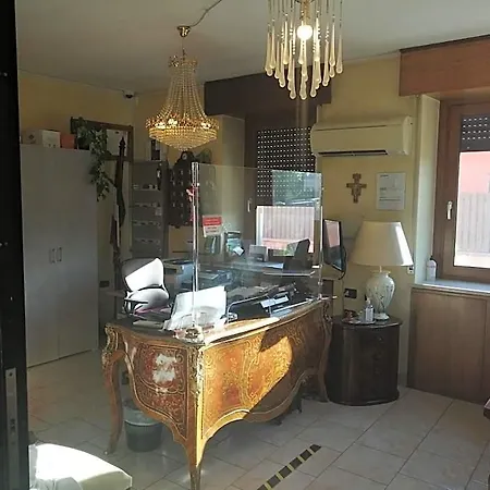 Siros Hotel 2*