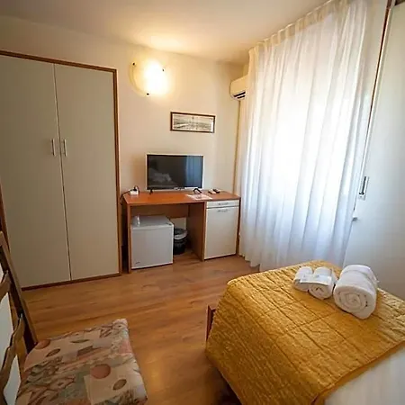 Siros Hotel