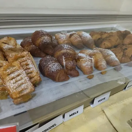 Ξενοδοχείο Siros 2*