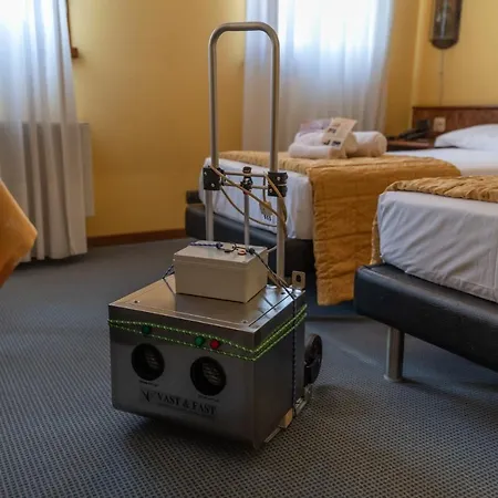 Hotel Siros 2*